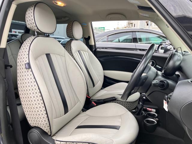 ＭＩＮＩ クーパー　クリスタル　特別仕様車専用デザイン１７インチＡＷ革シート（17枚目）