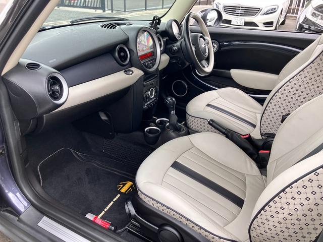 ＭＩＮＩ クーパー　クリスタル　特別仕様車専用デザイン１７インチＡＷ革シート（24枚目）