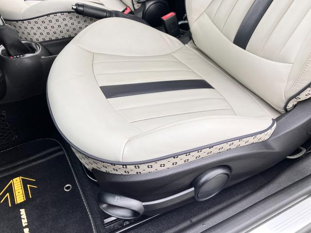 ＭＩＮＩ クーパー　クリスタル　特別仕様車専用デザイン１７インチＡＷ革シート（25枚目）