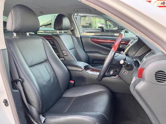 LS LS460 Iパッケージ パワートランクリッド クリアランスソナー 純正ナビ 黒革シート シートヒーター&ベンチレーター ステアリングヒーター(18枚目)