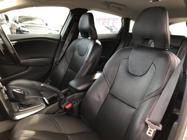 Ｖ４０ Ｄ４　黒革ＨＤＤナビＢｌｕｅｔｏｏｔｈオーディオＥＴＣシートヒーターパドルシフト（24枚目）