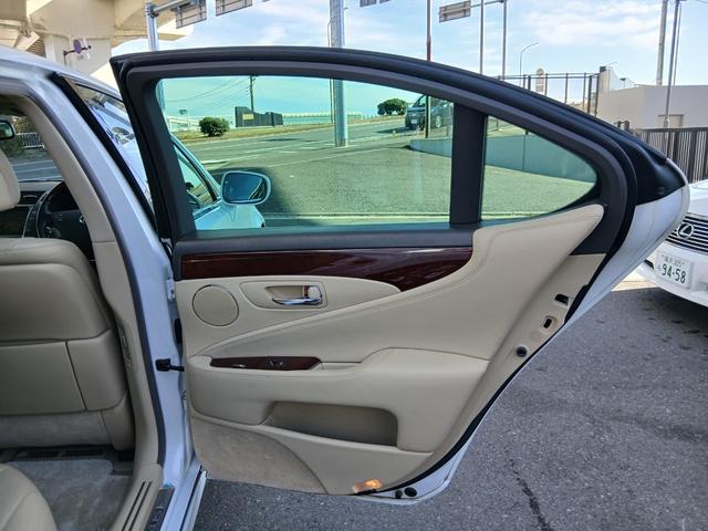 ＬＳ ＬＳ４６０　バージョンＳ　ナビＥＴＣバックカメラＴＶベージュ革パワートランク（23枚目）