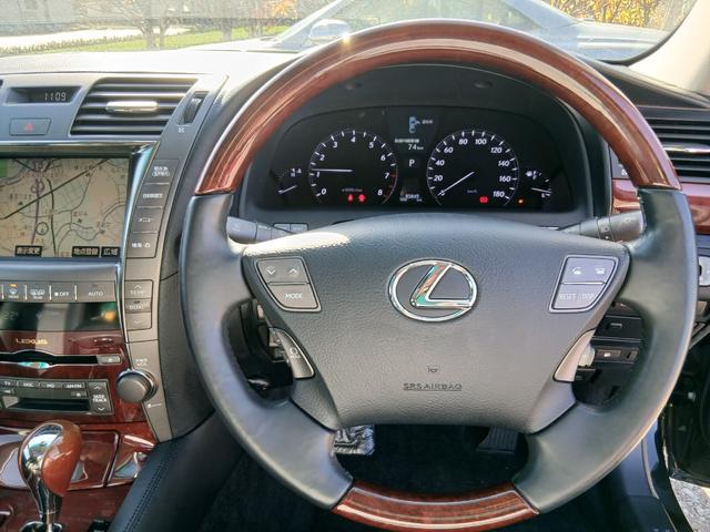 ＬＳ ＬＳ４６０　バージョンＳ　サンルーフ純正１９ＡＷＨＤＤナビＢカメ黒本革（7枚目）