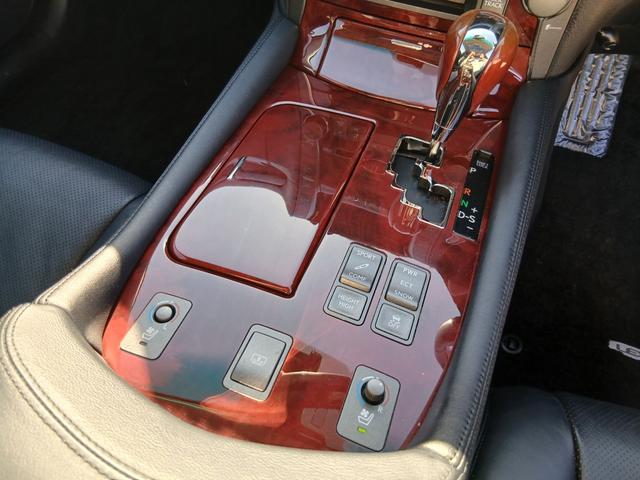 ＬＳ ＬＳ４６０　バージョンＳ　サンルーフ純正１９ＡＷＨＤＤナビＢカメ黒本革（12枚目）