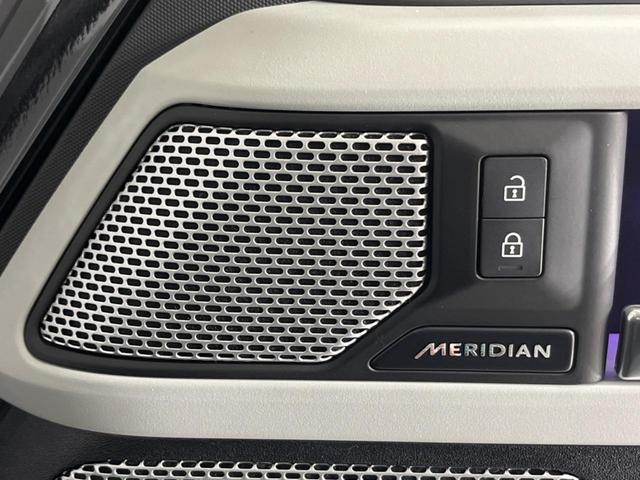 ディフェンダー １３０ＳＥ　Ｄ３００　認定中古車　ワンオーナー　スライディングパノラミックルーフ　シートヒーター　純正２０インチアルミホイール　３列目シート　エアサスペンション　インタラクティブドライバーディスプレイ（6枚目）