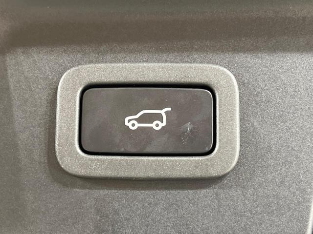 レンジローバーヴェラール Ｒ　ダイナミック　Ｓ　Ｐ２５０　認定中古車　パノラミックガラスルーフ　パークアシスト　ブラックコントラストルーフ　フロント／リヤシートヒーター　シートメモリー　ＭＥＲＩＤＩＡＮサウンド　ステアリングホイールヒーター（5枚目）