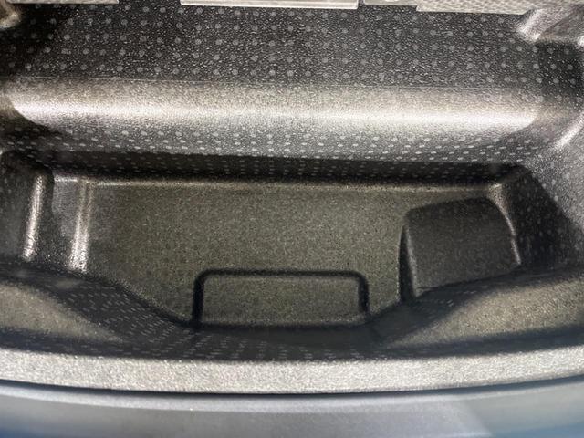 レンジローバーヴェラール Ｒ　ダイナミック　Ｓ　Ｐ２５０　認定中古車　パノラミックガラスルーフ　パークアシスト　ブラックコントラストルーフ　フロント／リヤシートヒーター　シートメモリー　ＭＥＲＩＤＩＡＮサウンド　ステアリングホイールヒーター（29枚目）