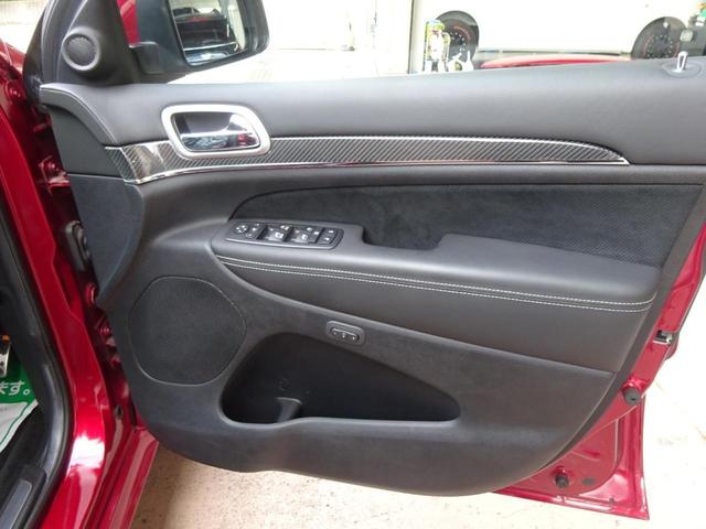 SRT8 6.4HEMI SR ナビTV クルコン(22枚目)