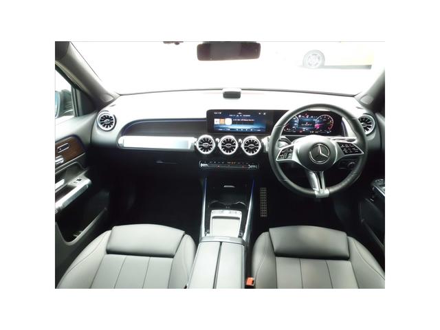 GLB GLB180 エディションブラックスターズ 3列シート AMGライン Bluetooth接続 ETC LEDヘッドライト TV コネクテッド機能 サイドカメラ シートヒーター ナビ バックモニター パワーシート フロアマット フロントカメラ(11枚目)