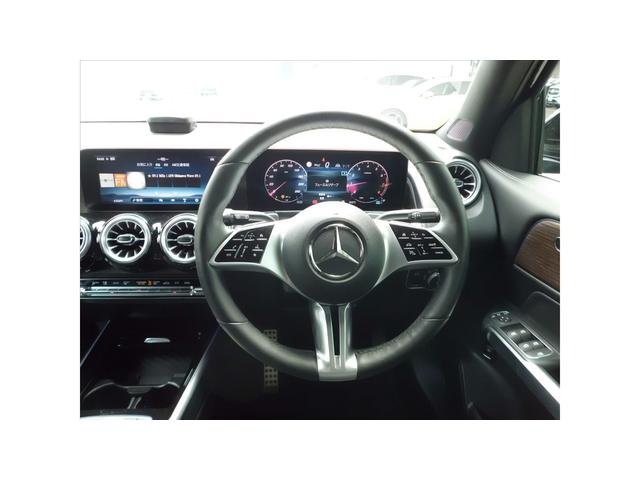 GLB GLB180 エディションブラックスターズ 3列シート AMGライン Bluetooth接続 ETC LEDヘッドライト TV コネクテッド機能 サイドカメラ シートヒーター ナビ バックモニター パワーシート フロアマット フロントカメラ(12枚目)