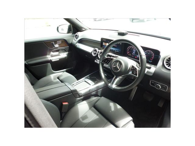 GLB GLB180 エディションブラックスターズ 3列シート AMGライン Bluetooth接続 ETC LEDヘッドライト TV コネクテッド機能 サイドカメラ シートヒーター ナビ バックモニター パワーシート フロアマット フロントカメラ(15枚目)