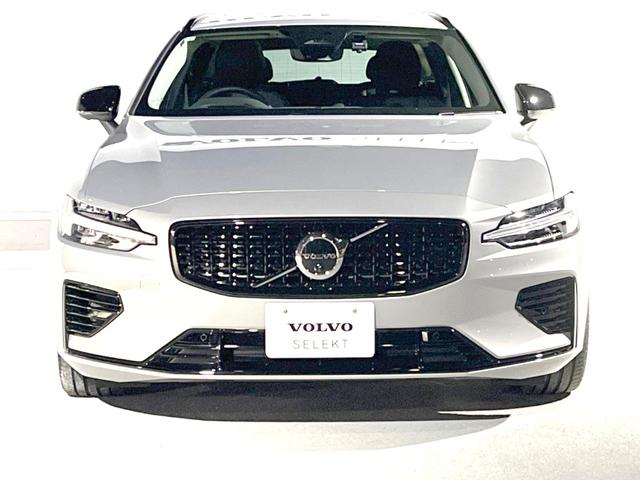 Ｖ６０ リチャジアルティメットＴ６ＡＷＤプラグインハイブリド　認定中古車　革シート　プラグインハイブリッド　全席シートヒーター　９インチ純正ナビ　３６０°ビューカメラ　メモリー機能付きパワーシート　前席ベンチレーション　前席マッサージ機能付きシート　ＥＴＣ（17枚目）