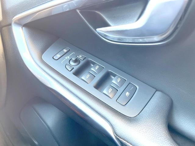 クロスカントリー　Ｔ５　ＡＷＤ　サマム　黒革シート　ｈａｒｍａｎ／ｋａｒｄｏｎ　インテリセーフ　衝突被害軽減ブレーキ　禁煙車　シートヒーター　パワーシート　トールハンマーＬＥＤヘッドライト　純正ナビ　ＢＬＩＳ　純正ＡＷ　バックカメラ　ＥＴＣ(30枚目)