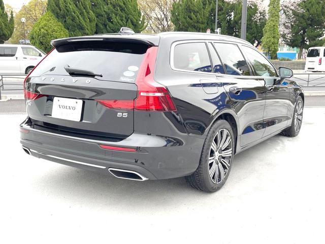 Ｖ６０ Ｂ５　インスクリプション　認定中古車　衝突被害軽減ブレーキ　３６０°カメラ　アダプティブクルーズコントロール　パイロットアシスト　純正９インチナビ　ｈａｒｍａｎ／ｋａｒｄｏｎ　シートベンチレーション　マッサージ機能付きシート（49枚目）