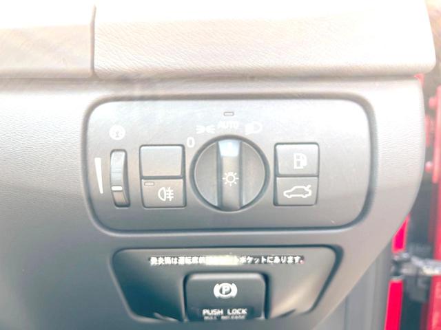 Ｖ６０ Ｔ４　黒革シート　純正ナビ　シートヒーター　純正１７インチアルミホイール　Ｂｌｕｅｔｏｏｔｈ　フルセグＴＶ　ＣＤ　ＵＳＢ　ＥＴＣ　ＢＬＩＳ　ルーフレール（35枚目）