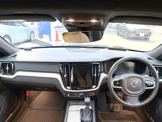 Ｖ６０ Ｔ５　インスクリプション　サンルーフ　純正９インチナビ　本革シート　３６０°ビューカメラ　ｈａｒｍａｎｋａｒｄｏｎ　インテリセーフ　レーダークルーズ　シートヒーター　パワーシート　パワーバックドア　ＬＥＤヘッドライト（2枚目）