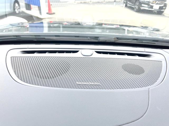 Ｖ６０ Ｔ５　インスクリプション　サンルーフ　純正９インチナビ　本革シート　３６０°ビューカメラ　ｈａｒｍａｎｋａｒｄｏｎ　インテリセーフ　レーダークルーズ　シートヒーター　パワーシート　パワーバックドア　ＬＥＤヘッドライト（6枚目）