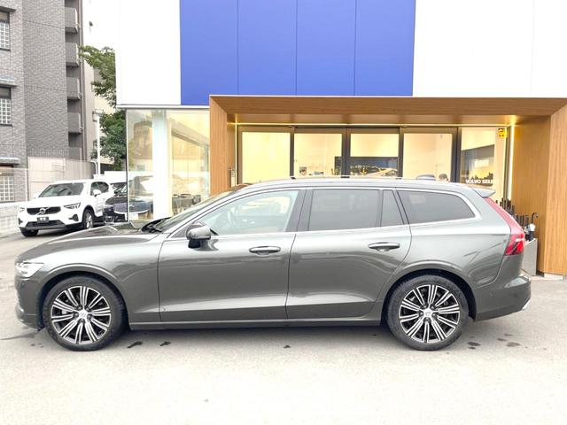 Ｖ６０ Ｔ５　インスクリプション　サンルーフ　純正９インチナビ　本革シート　３６０°ビューカメラ　ｈａｒｍａｎｋａｒｄｏｎ　インテリセーフ　レーダークルーズ　シートヒーター　パワーシート　パワーバックドア　ＬＥＤヘッドライト（20枚目）
