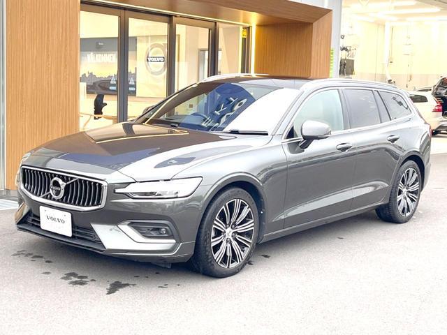 Ｖ６０ Ｔ５　インスクリプション　サンルーフ　純正９インチナビ　本革シート　３６０°ビューカメラ　ｈａｒｍａｎｋａｒｄｏｎ　インテリセーフ　レーダークルーズ　シートヒーター　パワーシート　パワーバックドア　ＬＥＤヘッドライト（22枚目）