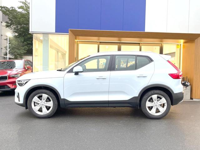 ＸＣ４０ プラス　Ｂ３　認定中古車　インテリセーフ　衝突被害軽減ブレーキ　３６０°ビューカメラ　パイロットアシスト　レーダークルーズ　純正９インチナビ　シートヒーター　ＡｐｐｌｅＣａｒＰｌａｙ　Ｂｌｕｅｔｏｏｔｈ　ＥＴＣ（4枚目）