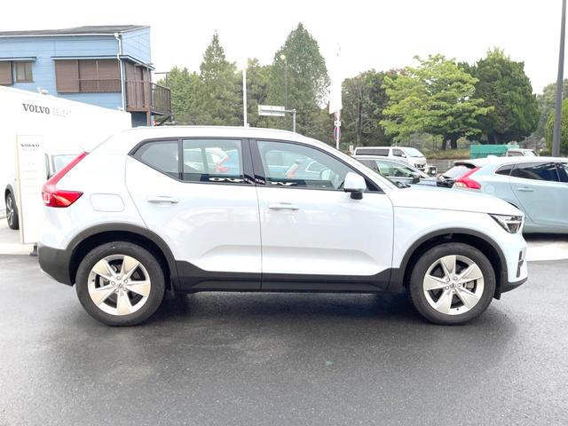 ＸＣ４０ プラス　Ｂ３　認定中古車　インテリセーフ　衝突被害軽減ブレーキ　３６０°ビューカメラ　パイロットアシスト　レーダークルーズ　純正９インチナビ　シートヒーター　ＡｐｐｌｅＣａｒＰｌａｙ　Ｂｌｕｅｔｏｏｔｈ　ＥＴＣ（9枚目）