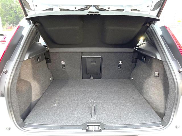 ＸＣ４０ プラス　Ｂ３　認定中古車　インテリセーフ　衝突被害軽減ブレーキ　３６０°ビューカメラ　パイロットアシスト　レーダークルーズ　純正９インチナビ　シートヒーター　ＡｐｐｌｅＣａｒＰｌａｙ　Ｂｌｕｅｔｏｏｔｈ　ＥＴＣ（15枚目）