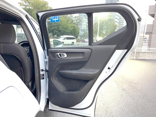 ＸＣ４０ プラス　Ｂ３　認定中古車　インテリセーフ　衝突被害軽減ブレーキ　３６０°ビューカメラ　パイロットアシスト　レーダークルーズ　純正９インチナビ　シートヒーター　ＡｐｐｌｅＣａｒＰｌａｙ　Ｂｌｕｅｔｏｏｔｈ　ＥＴＣ（20枚目）