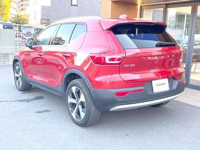 XC40 アルティメット B4 AWD 認定中古車 サンルーフ haman/kardon 革シート Googleナビ 360°ビューカメラ 禁煙車 シートヒーター ハンドルヒーター メモリー機能付きパワーシート パワーテールゲート(19枚目)