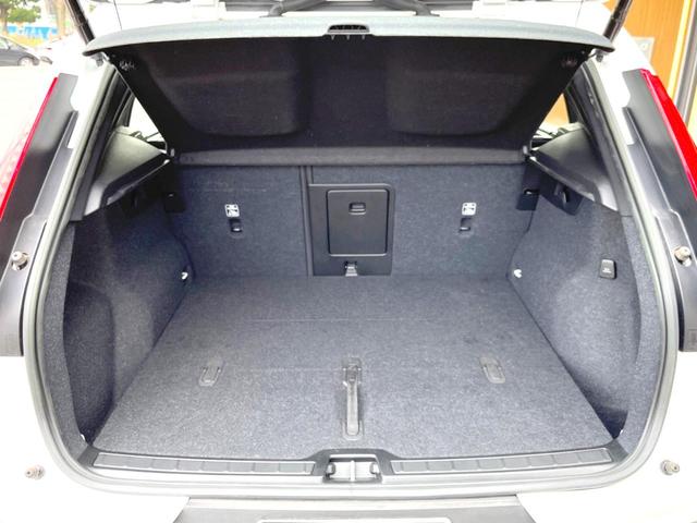 ＸＣ４０ プラス　プロ　Ｂ４　ＡＷＤ　認定中古車　ＡＷＤインテリセーフ　衝突被害軽減ブレーキ　レーダークルーズ　純正９インチナビ　フロントカメラ　バックカメラ　サイドカメラ　純正ナビ　シートヒーター　ＬＥＤヘッドライト　Ｂｌｕｅｔｏｏｔｈ（14枚目）