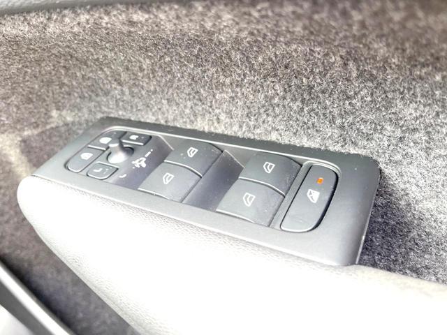 ＸＣ４０ プラス　プロ　Ｂ４　ＡＷＤ　認定中古車　ＡＷＤインテリセーフ　衝突被害軽減ブレーキ　レーダークルーズ　純正９インチナビ　フロントカメラ　バックカメラ　サイドカメラ　純正ナビ　シートヒーター　ＬＥＤヘッドライト　Ｂｌｕｅｔｏｏｔｈ（42枚目）