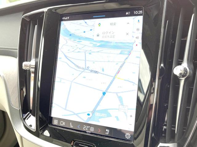 Ｖ６０ アルティメット　Ｂ４　ダークエディション　認定中古車　パノラマルーフ　Ｂｏｗｅｒｓ　＆　Ｗｉｌｋｉｎｓ　Ｇｏｏｇｌｅナビ　インテリセーフ　衝突被害軽減　３６０°ビューカメラ　パイロットアシスト　レーダークルーズ　シートヒーター　パワーシート（7枚目）