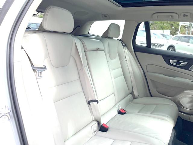 Ｖ６０ アルティメット　Ｂ４　ダークエディション　認定中古車　パノラマルーフ　Ｂｏｗｅｒｓ　＆　Ｗｉｌｋｉｎｓ　Ｇｏｏｇｌｅナビ　インテリセーフ　衝突被害軽減　３６０°ビューカメラ　パイロットアシスト　レーダークルーズ　シートヒーター　パワーシート（13枚目）