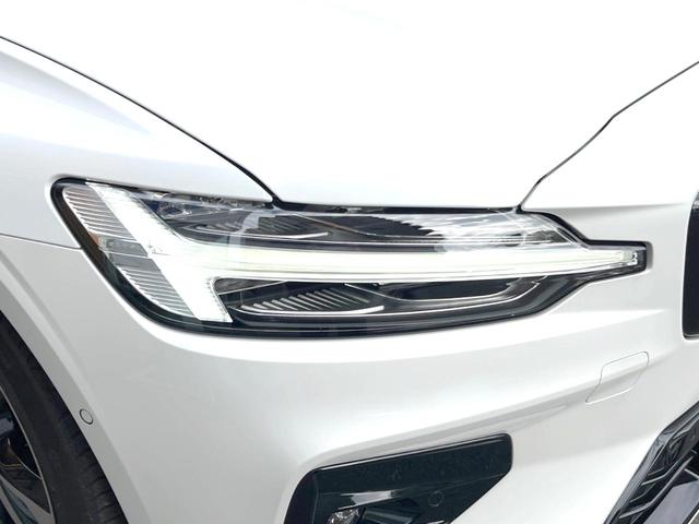 Ｖ６０ アルティメット　Ｂ４　ダークエディション　認定中古車　パノラマルーフ　Ｂｏｗｅｒｓ　＆　Ｗｉｌｋｉｎｓ　Ｇｏｏｇｌｅナビ　インテリセーフ　衝突被害軽減　３６０°ビューカメラ　パイロットアシスト　レーダークルーズ　シートヒーター　パワーシート（15枚目）