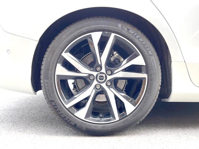 Ｖ６０ アルティメット　Ｂ４　ダークエディション　認定中古車　パノラマルーフ　Ｂｏｗｅｒｓ　＆　Ｗｉｌｋｉｎｓ　Ｇｏｏｇｌｅナビ　インテリセーフ　衝突被害軽減　３６０°ビューカメラ　パイロットアシスト　レーダークルーズ　シートヒーター　パワーシート（16枚目）