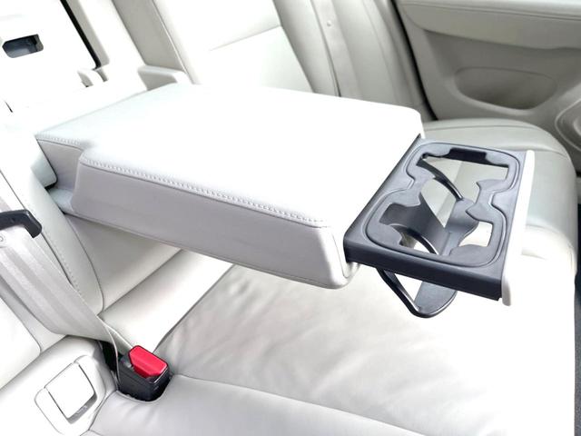 Ｖ６０ アルティメット　Ｂ４　ダークエディション　認定中古車　パノラマルーフ　Ｂｏｗｅｒｓ　＆　Ｗｉｌｋｉｎｓ　Ｇｏｏｇｌｅナビ　インテリセーフ　衝突被害軽減　３６０°ビューカメラ　パイロットアシスト　レーダークルーズ　シートヒーター　パワーシート（49枚目）