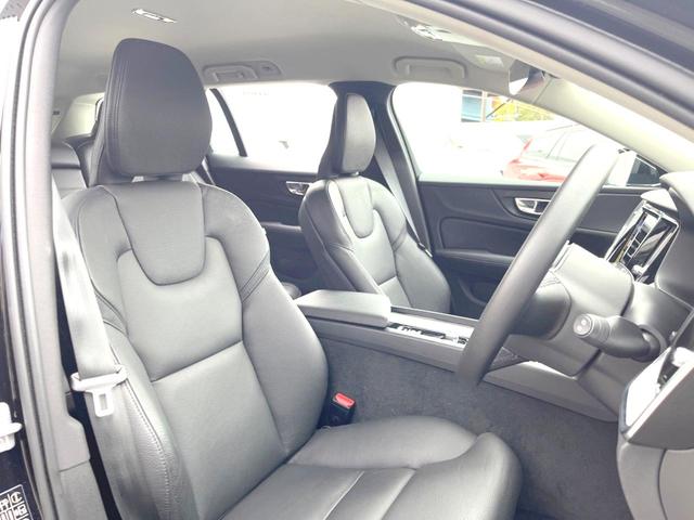 Ｖ６０ Ｂ４　モメンタム　認定中古車　純正９インチナビ　革シート　パイロットアシスト　シートヒーター　パワーシート　バックカメラ　Ａｐｐｌｅ　Ｃａｒ　Ｐｌａｙ　Ｂｌｕｅｔｏｏｔｈ　フルセグ　パワーバックドア　ＬＥＤヘッドライト（12枚目）