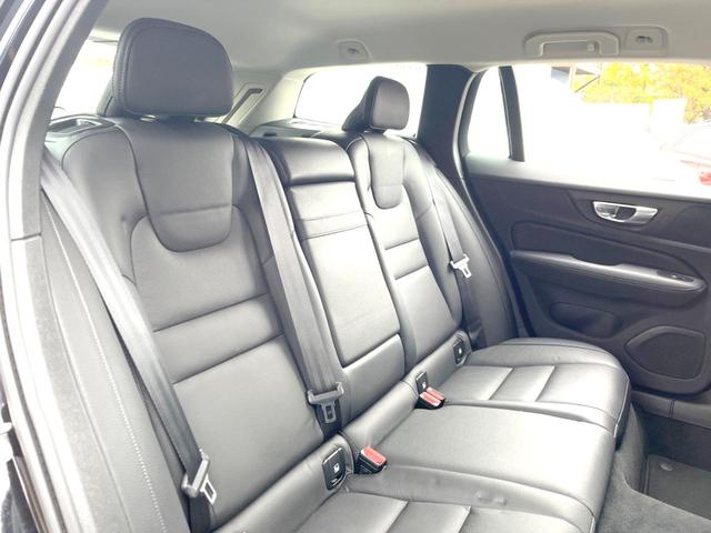 Ｖ６０ Ｂ４　モメンタム　認定中古車　純正９インチナビ　革シート　パイロットアシスト　シートヒーター　パワーシート　バックカメラ　Ａｐｐｌｅ　Ｃａｒ　Ｐｌａｙ　Ｂｌｕｅｔｏｏｔｈ　フルセグ　パワーバックドア　ＬＥＤヘッドライト（13枚目）