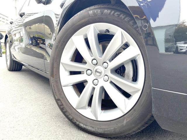 Ｖ６０ Ｂ４　モメンタム　認定中古車　純正９インチナビ　革シート　パイロットアシスト　シートヒーター　パワーシート　バックカメラ　Ａｐｐｌｅ　Ｃａｒ　Ｐｌａｙ　Ｂｌｕｅｔｏｏｔｈ　フルセグ　パワーバックドア　ＬＥＤヘッドライト（16枚目）