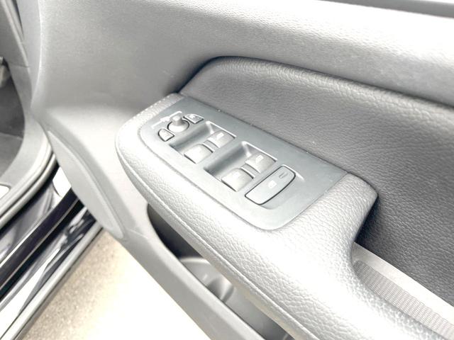 Ｖ６０ Ｂ４　モメンタム　認定中古車　純正９インチナビ　革シート　パイロットアシスト　シートヒーター　パワーシート　バックカメラ　Ａｐｐｌｅ　Ｃａｒ　Ｐｌａｙ　Ｂｌｕｅｔｏｏｔｈ　フルセグ　パワーバックドア　ＬＥＤヘッドライト（29枚目）