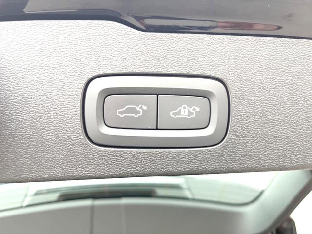 Ｖ６０ Ｂ４　モメンタム　認定中古車　純正９インチナビ　革シート　パイロットアシスト　シートヒーター　パワーシート　バックカメラ　Ａｐｐｌｅ　Ｃａｒ　Ｐｌａｙ　Ｂｌｕｅｔｏｏｔｈ　フルセグ　パワーバックドア　ＬＥＤヘッドライト（30枚目）