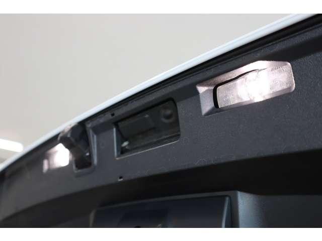 ＵＸ３００ｅ　バージョンＬ　ワンオーナー　メーカーＯＰナビ　ＴＶ　３６０度カメラ　黒革シート　全席シートヒーター＆クール　サンルーフ　ＬＥＤヘッドライト　ＥＴＣ　ハンドルヒーター　パワーバックドア　アルミホイール(23枚目)