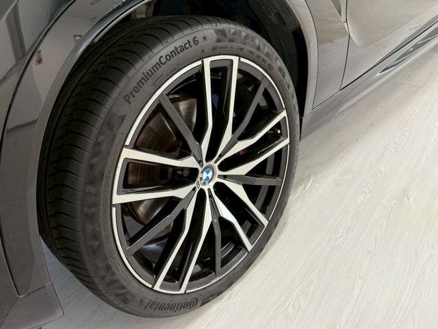 Ｘ６ ｘＤｒｉｖｅ　３５ｄ　Ｍスポーツ　ディーゼルターボ　４ＷＤ　ファストトラックＰＫＧ・Ｍカーボン（ミラーキャップ・リアスポイラー）・カーボンファイバーインテリアトリム・電動パノラマサンルーフ・２２インチダブルスポークスタイリング（24枚目）