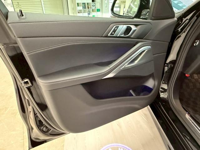 Ｘ６ ｘＤｒｉｖｅ　３５ｄ　Ｍスポーツ　ディーゼルターボ　４ＷＤ　ファストトラックＰＫＧ・Ｍカーボン（ミラーキャップ・リアスポイラー）・カーボンファイバーインテリアトリム・電動パノラマサンルーフ・２２インチダブルスポークスタイリング（66枚目）