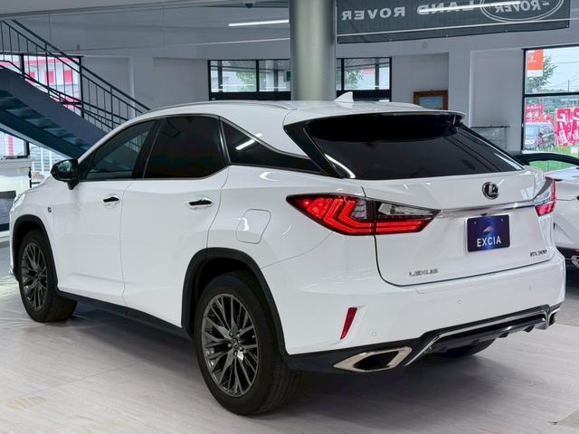 ＲＸ ＲＸ３００　Ｆスポーツ　３眼ＬＥＤヘッドライト・ＨＵＤ・パノラマハーフ・赤革シート＆ベンチレーション・ハンドルヒーター＆シートヒーター・置くだけ充電・サイド＆バックカメラ・ＴＶジャンパー・メーカーＯＰナビ（9枚目）
