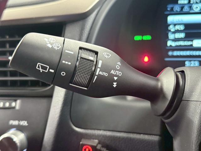 ＲＸ ＲＸ３００　Ｆスポーツ　３眼ＬＥＤヘッドライト・ＨＵＤ・パノラマハーフ・赤革シート＆ベンチレーション・ハンドルヒーター＆シートヒーター・置くだけ充電・サイド＆バックカメラ・ＴＶジャンパー・メーカーＯＰナビ（25枚目）