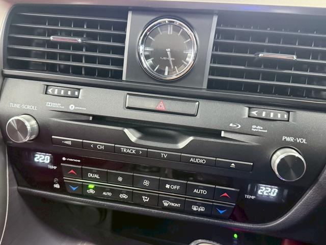 ＲＸ ＲＸ３００　Ｆスポーツ　３眼ＬＥＤヘッドライト・ＨＵＤ・パノラマハーフ・赤革シート＆ベンチレーション・ハンドルヒーター＆シートヒーター・置くだけ充電・サイド＆バックカメラ・ＴＶジャンパー・メーカーＯＰナビ（32枚目）