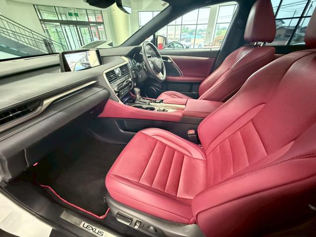 ＲＸ ＲＸ３００　Ｆスポーツ　３眼ＬＥＤヘッドライト・ＨＵＤ・パノラマハーフ・赤革シート＆ベンチレーション・ハンドルヒーター＆シートヒーター・置くだけ充電・サイド＆バックカメラ・ＴＶジャンパー・メーカーＯＰナビ（46枚目）