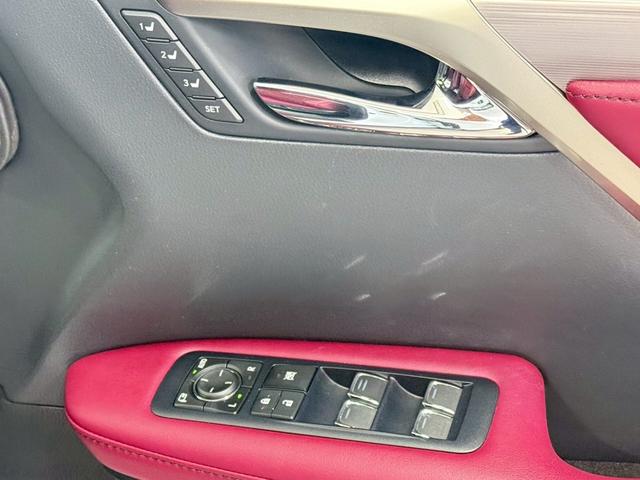 ＲＸ ＲＸ３００　Ｆスポーツ　３眼ＬＥＤヘッドライト・ＨＵＤ・パノラマハーフ・赤革シート＆ベンチレーション・ハンドルヒーター＆シートヒーター・置くだけ充電・サイド＆バックカメラ・ＴＶジャンパー・メーカーＯＰナビ（56枚目）