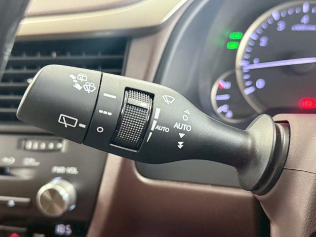 ＲＸ ＲＸ２００ｔ　バージョンＬ　セーフティセンス・３眼ＬＥＤヘッドライト・メーカーＯＰナビＴＶ・４カメラ・ＴＶジャンパー・パノラマハーフ・茶革シート＆ベンチレーション・ハンドルヒーター（25枚目）