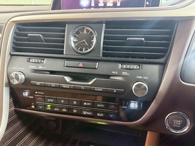 ＲＸ ＲＸ２００ｔ　バージョンＬ　セーフティセンス・３眼ＬＥＤヘッドライト・メーカーＯＰナビＴＶ・４カメラ・ＴＶジャンパー・パノラマハーフ・茶革シート＆ベンチレーション・ハンドルヒーター（32枚目）